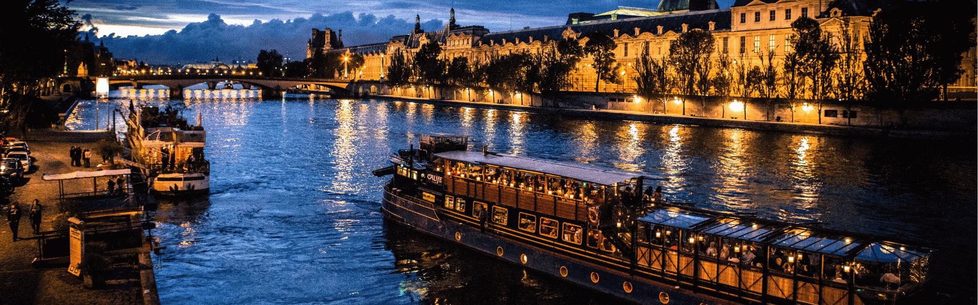 passeio de barco em paris pelo rio sena